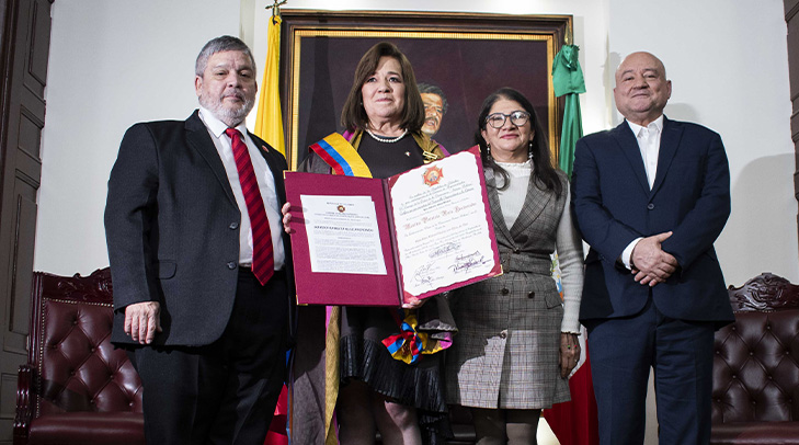 ORDEN DE LA DEMOCRACIA SIMÓN BOLIVAR A LA EMBAJADORA DE MÉXICO, MARTHA PATRICIA RUIZ ANCHONDO POR PARTE DEL REPRESENTANTE A LA CÁMARA LUIS ALBERTO ALBÁN U Y EL PARTIDO COMUNES.