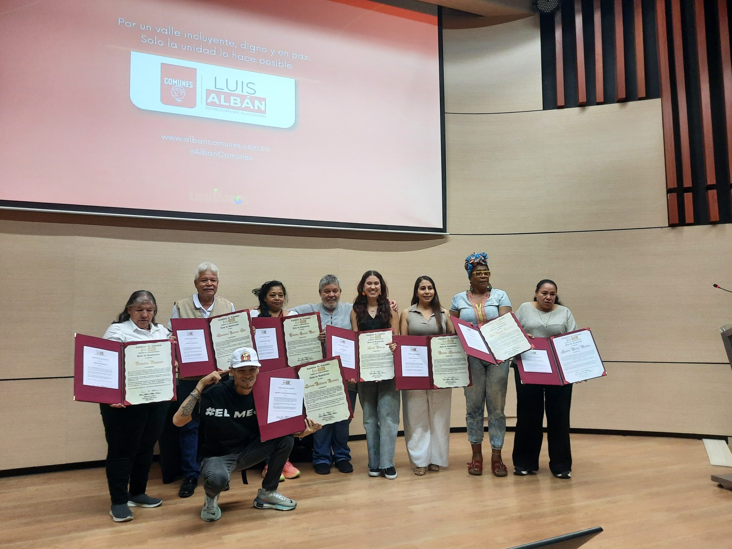 Luis Alberto Albán Urbano rindió homenaje al liderazgo comunitario del Valle del Cauca